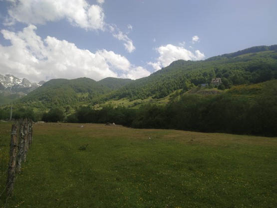 Bujtina Ne Lepushe Bjeshket E Kelmendit, Ujvara e Lepushës, Shpella dhe Ujvara e Koprrishtit Lepushe, Hiking në Majën e Vajushës Lepushe 2058 m