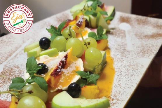 EJA Restaurant, Karamele me ricota stika pishe, Salmon salcë roze fistik...